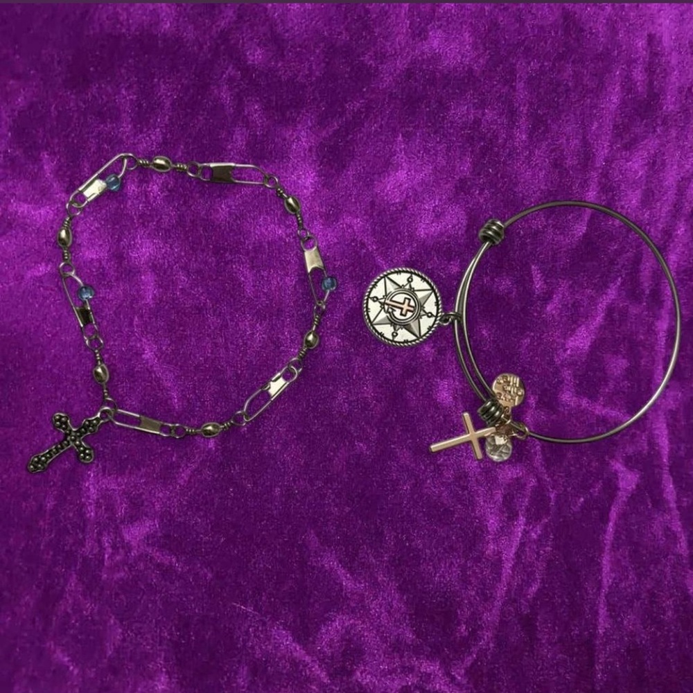 Mixed Metal Silver Gold Jewelry Bundle Cross Coin Necklace Bracelet Lot Women - Picture 4 of 5